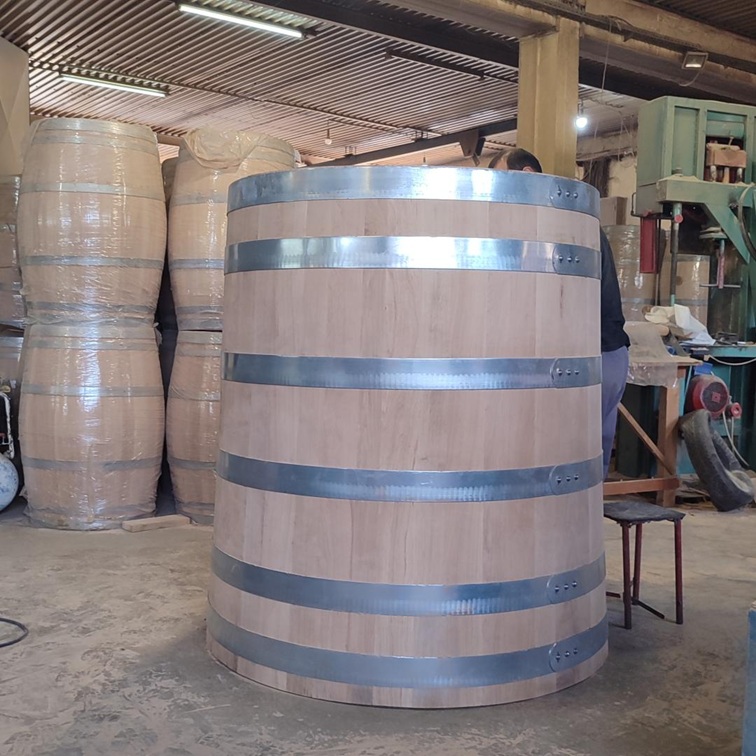 225_lt_wine_barrel